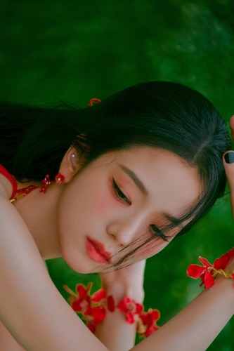 BP成员JISOO首张个辑预售量创韩女歌手之最