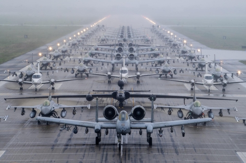 美空军本月初在韩实施地面滑行演习