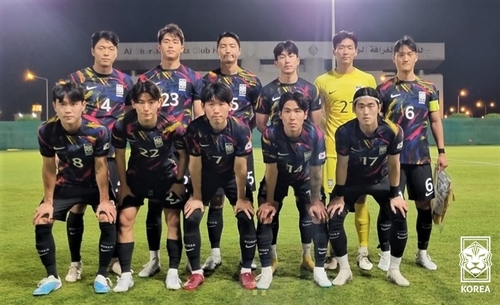 资料图片：韩国男足亚运代表队在卡塔尔进行备战杭州亚运会的集训，摄于3月。 大韩足协供图（图片严禁转载复制）