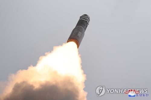 详讯：朝鲜向东部海域发射两枚短程弹道导弹