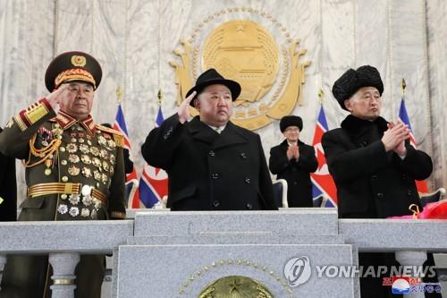 朝鲜举行夜间阅兵式纪念“战胜节”70周年
