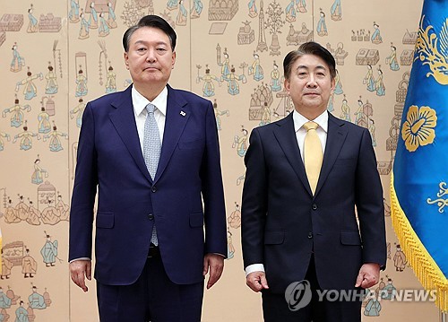 尹锡悦签批广电委委员长李东官任命案