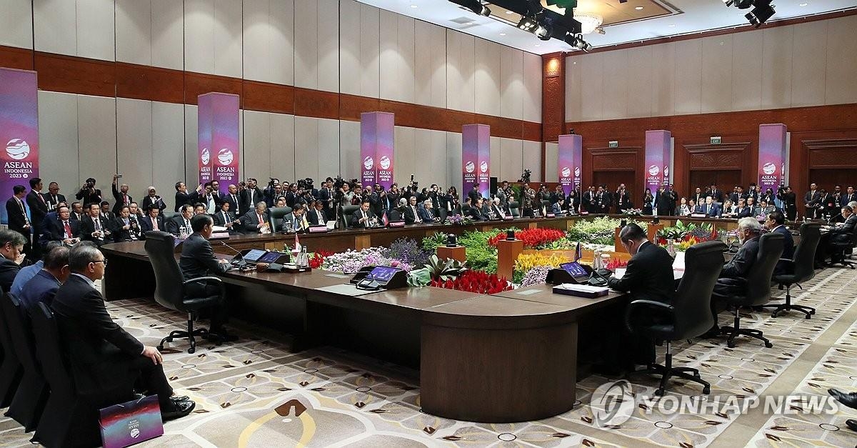 当地时间9月6日，在印尼雅加达，尹锡悦出席韩国与东盟领导人会议并发言。 韩联社