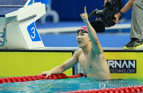 亚运男子自由泳50米决赛韩国摘金