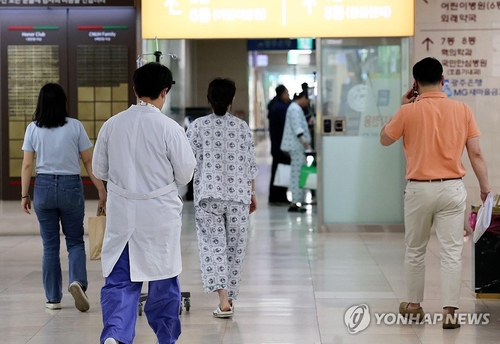 韩从医人员集体申请停止执行政府扩招案二审被驳