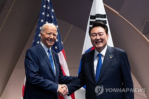 韩美首脑商定实施核力量与常规战力整合训练