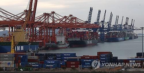 资料图片：釜山港神仙台码头 韩联社