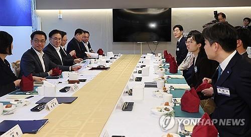 Gov't to push for use of state-owned land for young entrepreneurs: acting president