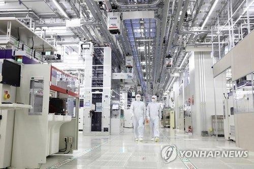 (2nd LD) S. Korea's industrial output, retail sales, investment decline in April