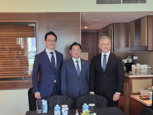 S. Korea, Japan, Australia hold trilateral talks to discuss security, cooperation