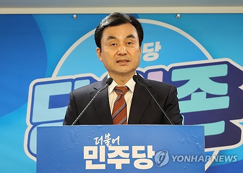 (profile) 5-term lawmaker named 1st 'civilian' defense minister in over 60 years