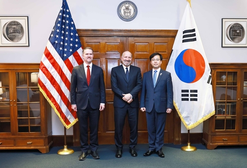 Seoul's top trade negotiator holds tariff talks with U.S. counterparts in Washington