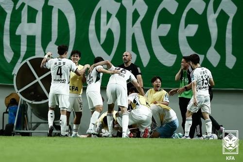 K League-leading Jeonbuk reach semifinals of top nat'l football tournament