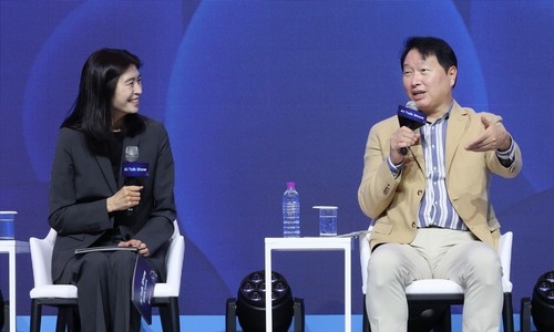 Biz lobby chief calls for AI data alliance with Japan to revive manufacturing
