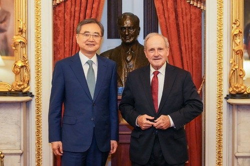 FM Cho highlights 'strategic economic' ties in talks with U.S. senators
