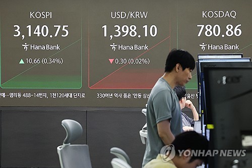 Seoul shares up late Thurs. morning on tech gains
