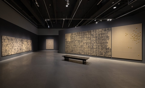 'Water droplet' master Kim Tschang-yeul's world of healing opens at MMCA