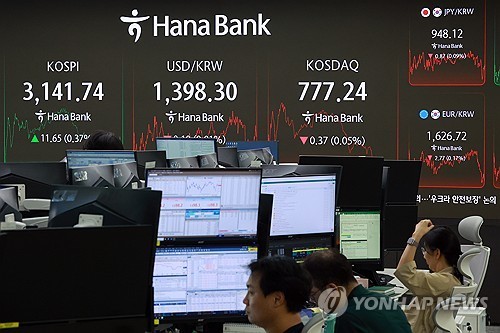 Seoul shares rebound on defense, shipbuilding gains