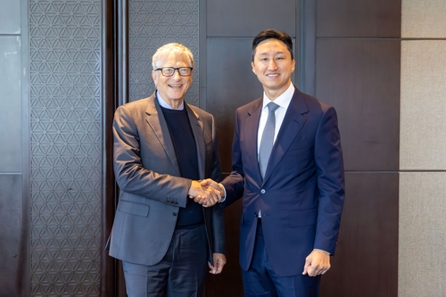 (2nd LD) HD Hyundai executive, Bill Gates discuss cooperation in SMR projects