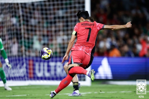 (LEAD) Son Heung-min earns 136th cap to tie for S. Korean men's lead