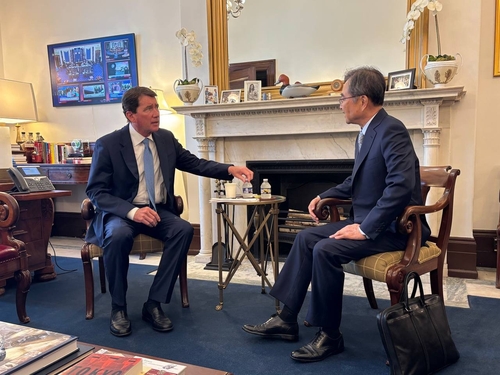 FM Cho urges steps to avoid repeat of Georgia detention in talks with U.S. senators