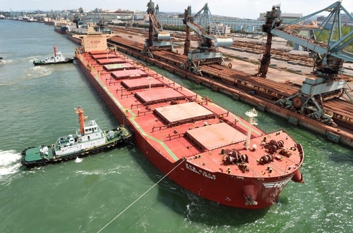 HMM signs 430 bln-won shipping deal with Brazil's Vale