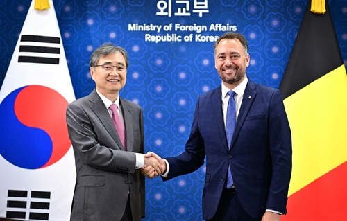 FM Cho discusses advancing bilateral relations with Belgian counterpart