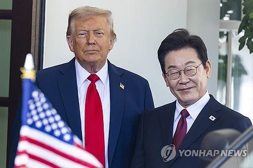 Trump expected to visit S. Korea during APEC week, hold summit with Lee: Seoul