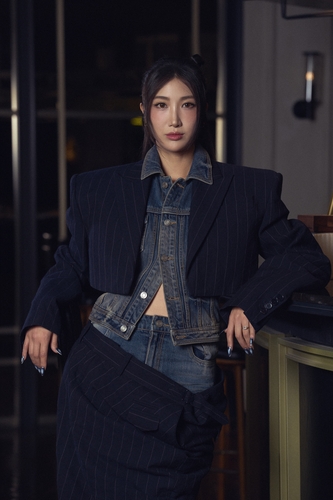 Singer-songwriter Ejae says success of &apos;KPop Demon Hunters&apos; soundtrack feels unreal thumbnail