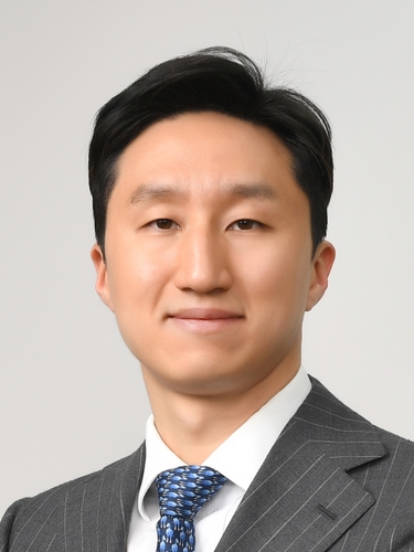 (LEAD) HD Hyundai shifts to third-generation family leadership