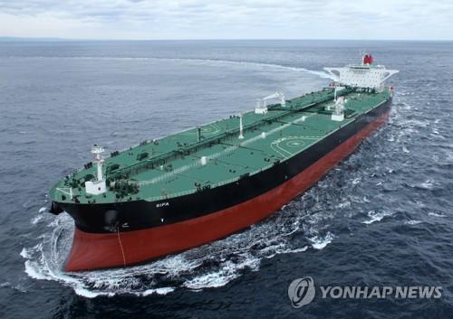 HD Hyundai Heavy wins 363.3 bln-won oil carrier order from HMM
