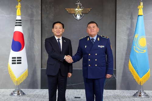 Vice defense chiefs of S. Korea, Kazakhstan discuss arms cooperation