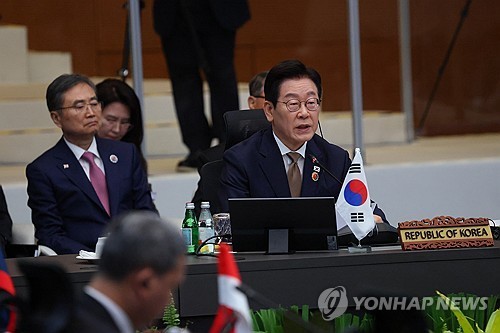 (LEAD) S. Korea to 'swiftly' commence talks with ASEAN to improve existing FTA: ministry