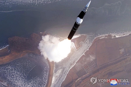 (LEAD) Defense ministry condemns N. Korea's launch of short-range ballistic missile