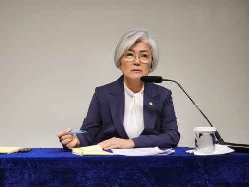 (LEAD) S. Korean envoy stresses close cooperation with U.S. to pave way for N.K. dialogue