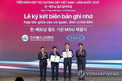 Gov't delegation travels to Vietnam to seek urban rail cooperation, project opportunities