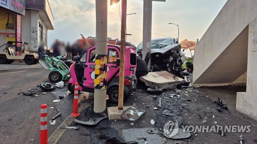 Police apprehend driver of fatal van crash on island off Jeju