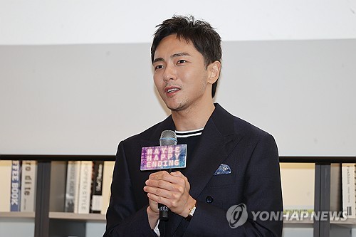 Tony Award-winning 'Maybe Happy Ending' writer highlights human values in AI era