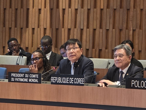 Former UNESCO envoy Lee Byong-hyun elected chair of World Heritage Committee