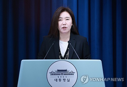 Lee orders thorough probe after prosecutors walk out in protest during ex-Gyeonggi vice governor's trial