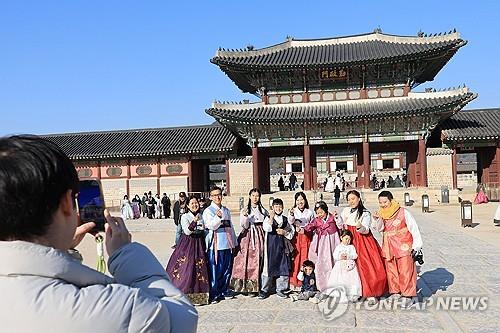 Foreign residents in S. Korea top 2.8 mln for first time in Oct.