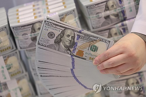 Corporate dollar deposits increase at fastest pace in Nov. amid strong greenback