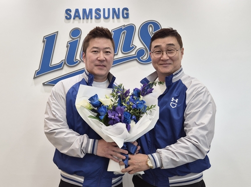 Veteran slugger Choi Hyoung-woo rejoins old team Lions