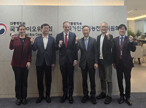 Presidential AI committee discusses investment, cooperation with Amazon