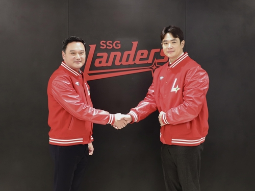 Ex-KBO MVP Kim Jae-hwan signs with Landers after release from Bears