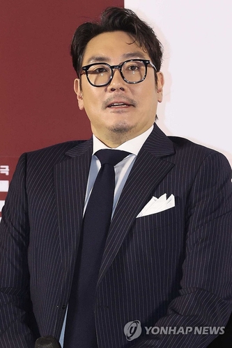 Actor Cho Jin-woong admits wrongdoing as teen, denies sexual assault allegations
