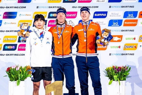 S. Koreans grab medals in mass start at Speed Skating World Cup