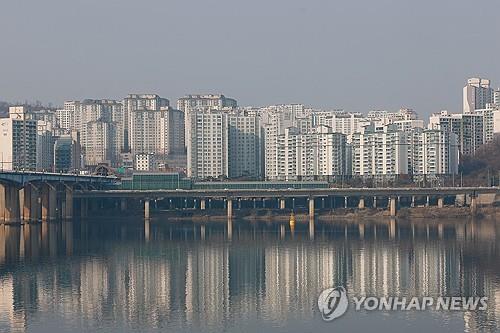 Household loan growth slows down in Nov. amid tight lending rules