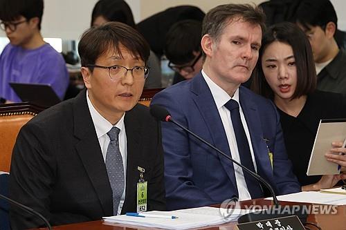 (2nd LD) Coupang CEO resigns over data leak; CAO named interim chief