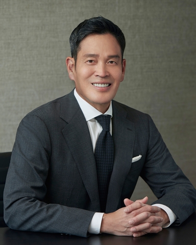 Shinsegae chair to attend Vance-hosted dinner to strengthen network
